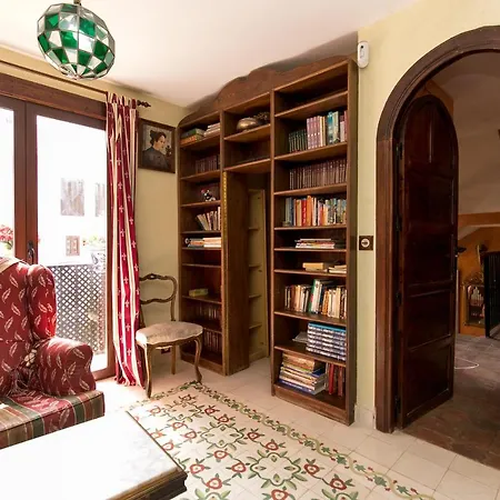 Charming Andalusian House - Free Parking-3